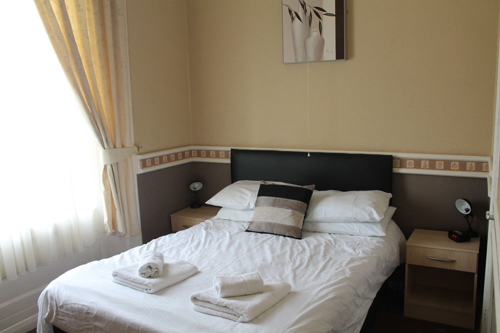 Heathcliff House B&B Exclusively For Adults Free Large Carpark Torquay Exterior foto