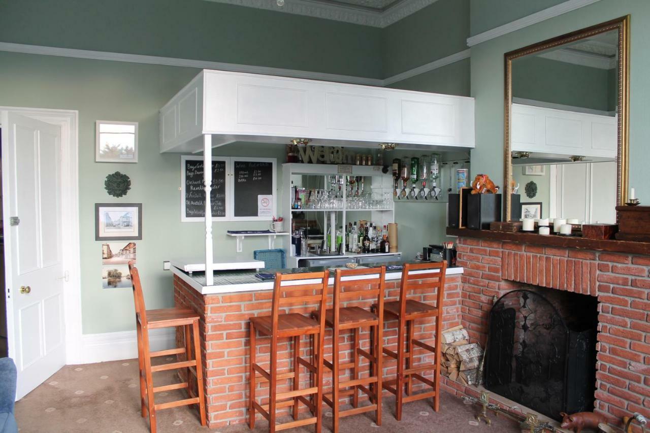 Heathcliff House B&B Exclusively For Adults Free Large Carpark Torquay Exterior foto